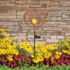 LED Solar Gartenstecker mit drehbaren Herzen & Erdspieß in Rostoptik, Höhe 82cm