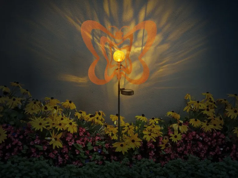 LED Solar Gartenstecker mit drehbaren Schmetterlingen in Rostoptik, Höhe 83cm