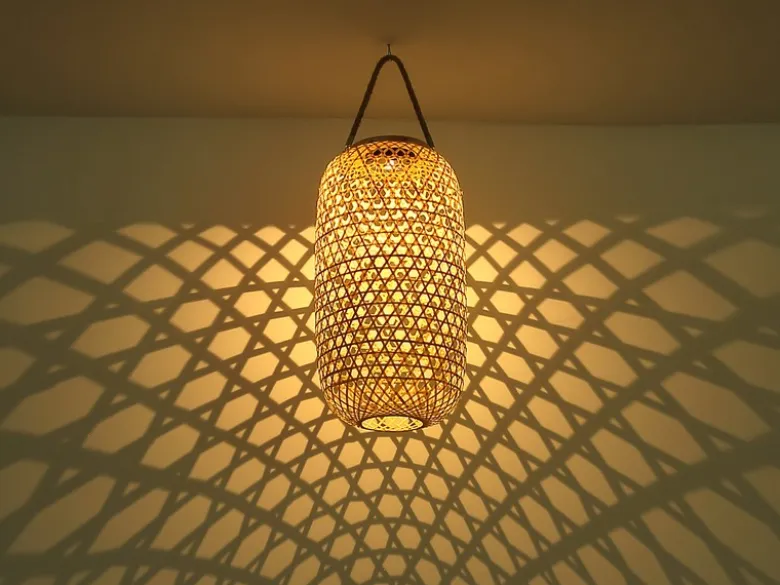 LED Solarlaterne hängend aus Bambus Korbgeflecht, Höhe 56,5cm