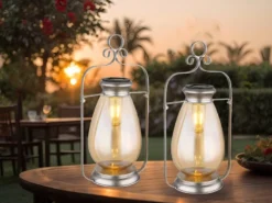 LED Solarlaterne in Silber mit Glas Lampenschirm bernsteinfarbig, H 36,5cm