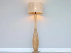 LED Stehleuchte aus Naturholz mit Lampenschirm aus Jute, Höhe 135cm