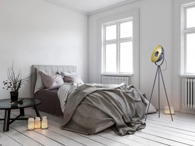 LED Stehleuchte 1 flammig Metall Dreibein Schwarz/Gold 160cm