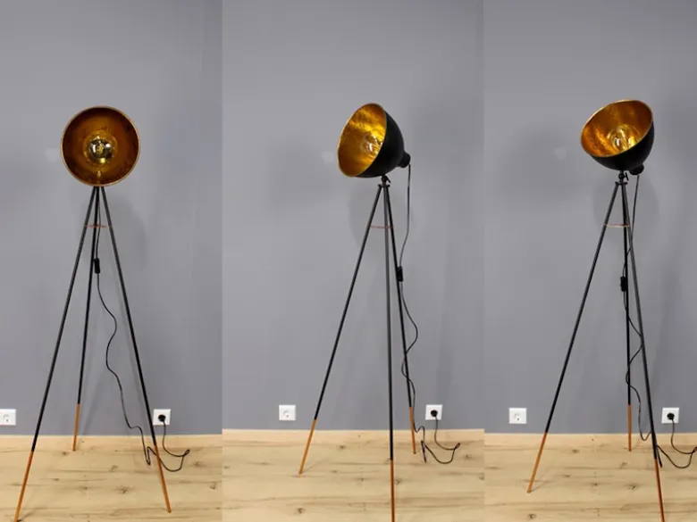 LED Stehleuchte mit schwenkbarem Schirm in Blättergoldoptik, Höhe 136cm
