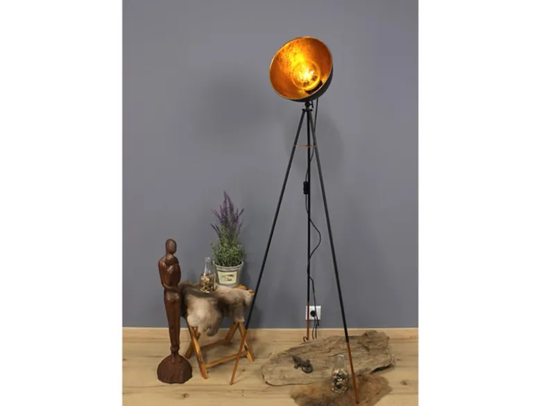 LED Stehleuchte mit schwenkbarem Schirm in Blättergoldoptik, Höhe 136cm