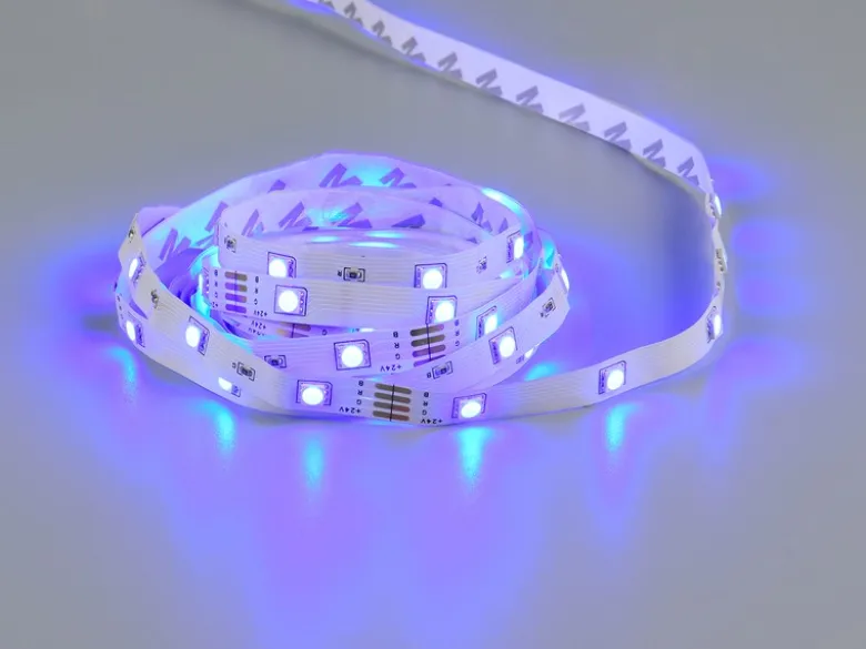 LED Streifen RGB STRIPE mit Fernbedienung für Innen - Länge 5 Meter