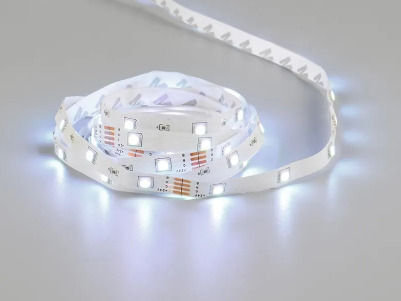 LED Streifen RGB STRIPE mit Fernbedienung für Innen - Länge 5 Meter
