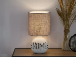 LED Tischleuchte Keramik-Sockel Schriftzug HOME Stoffschirm Braun, Höhe 31cm