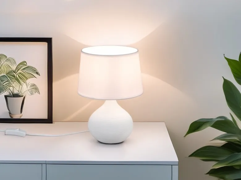 LED Tischleuchte mit Keramikfuß Weiß & Stoffschirm Weiß, Höhe 29cm