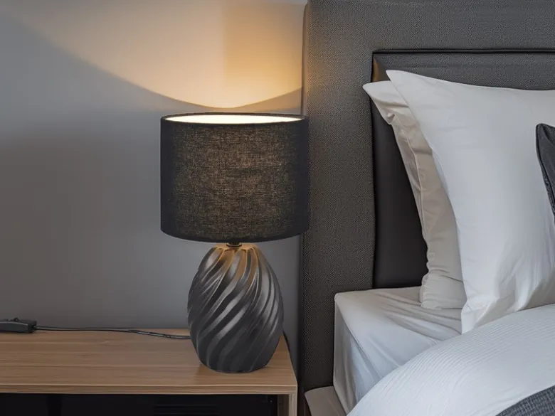 LED Tischleuchte mit Keramikfuß und Stoffschirm in Schwarz, Höhe 31cm