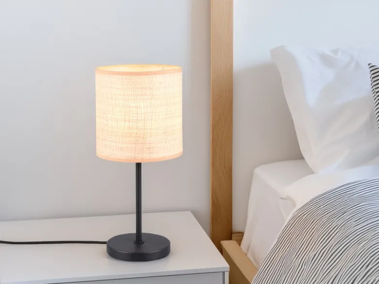 LED Tischleuchte mit Lampenschirm aus geflochtenem Bast, Höhe 37cm