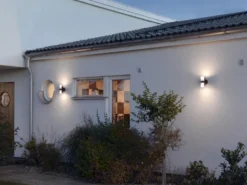 LED Up-Down Außenwandleuchte mit weißem Opalglas, Korpus Schwarz