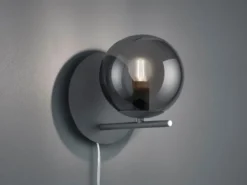LED Wandleuchte mit Schalter, Kabel und Stecker, Rauchglas Kugel, Höhe 21cm