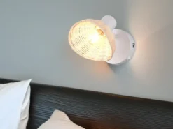 LED Wandstrahler mit Schalter & Rattan Lampenschirm, Breite 13cm