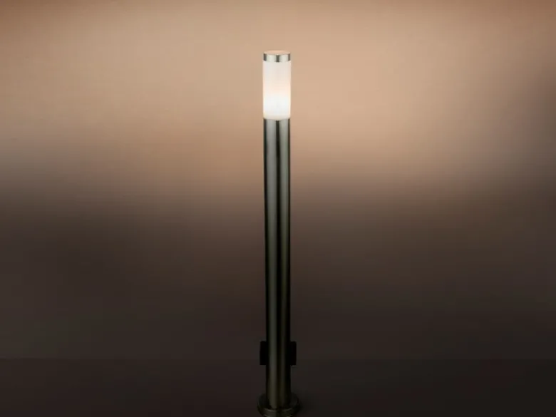 LED Wegeleuchte aus Edelstahl in Silber mit zwei Steckdosen, Höhe 110cm