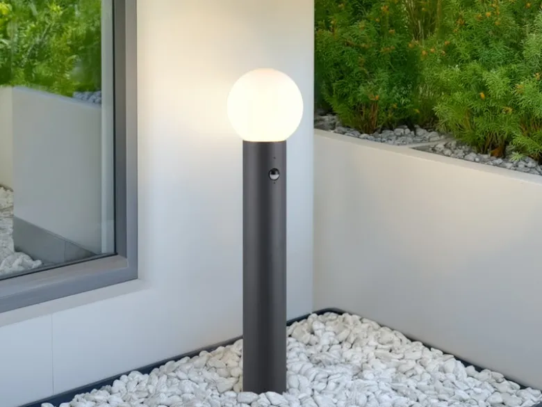 LED Wegeleuchte in Anthrazit mit Glaskugel & Bewegungsmelder, Höhe 80cm