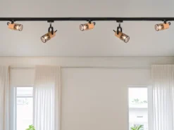 Lichtschienensystem mit 5 Holz Spots & Einspeisung 4-adrig, Länge 202,5cm