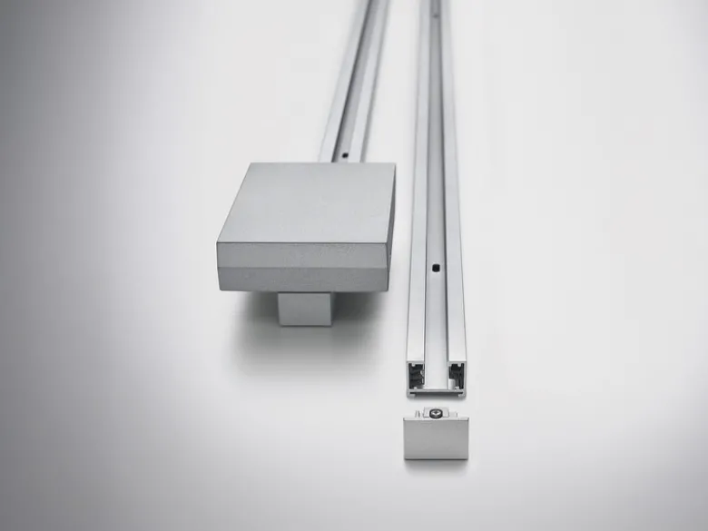 Lichtschienensystem mit 5 Spots Glas Weiß & Einspeisung 3-adrig, Länge 202,5cm