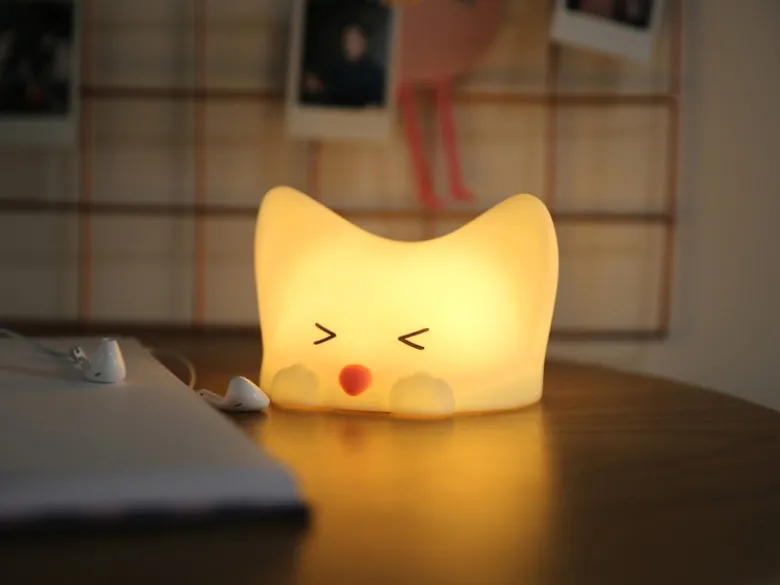 Nachtlicht CATTY CAT, per USB aufladbar, dimmbar, 7 Lichtfarben, mit Soundeffekt