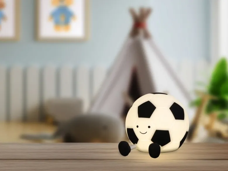 Nachtlicht KALLE Fußball Lampe dimmbar per USB aufladbar, mit Timer, H: 10m