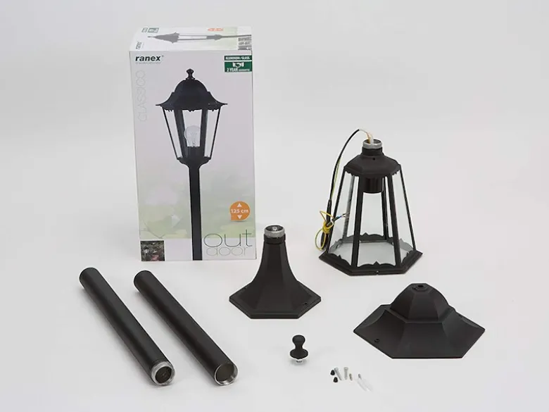 Nostalgische LED Wegeleuchte aus Aluminium in schwarz 125cm Höhe IP44