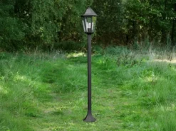 Nostalgische LED Wegeleuchte aus Aluminium in schwarz 125cm Höhe IP44