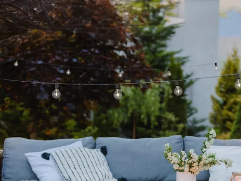 Outdoor Lichterkette MOOD mit Solar & USB aufladbar, Länge 5,7 Meter