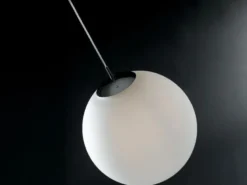 Pendelleuchte CITY einflammig Glaskugel Opalweiß, Ø 35cm