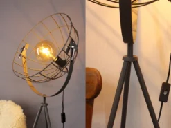 Retro Stehleuchte GRID mit schwenkbarem Gitterschirm aus Metall Anthrazit, 146cm