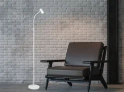 Schmale LED Stehlampe Weiß dimmbar, flexibel einstellbarer Spot, Höhe 133,5cm