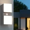 Schwenkbare LED Außenwandleuchte AVON mit Bewegungsmelder, H: 28cm