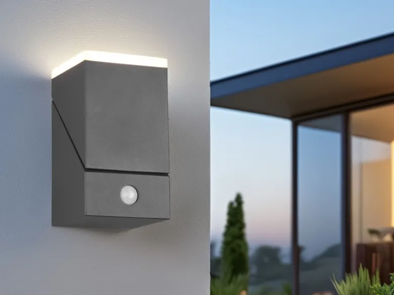 Schwenkbare LED Außenwandleuchte AVON mit Bewegungsmelder, H: 16cm