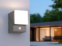 Schwenkbare LED Außenwandleuchte AVON mit Bewegungsmelder, H: 16cm