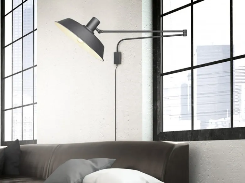 Schwenkbare Wandlampe BOLDER mit Metallschirm Schwarz, Schnurschalter & Stecker