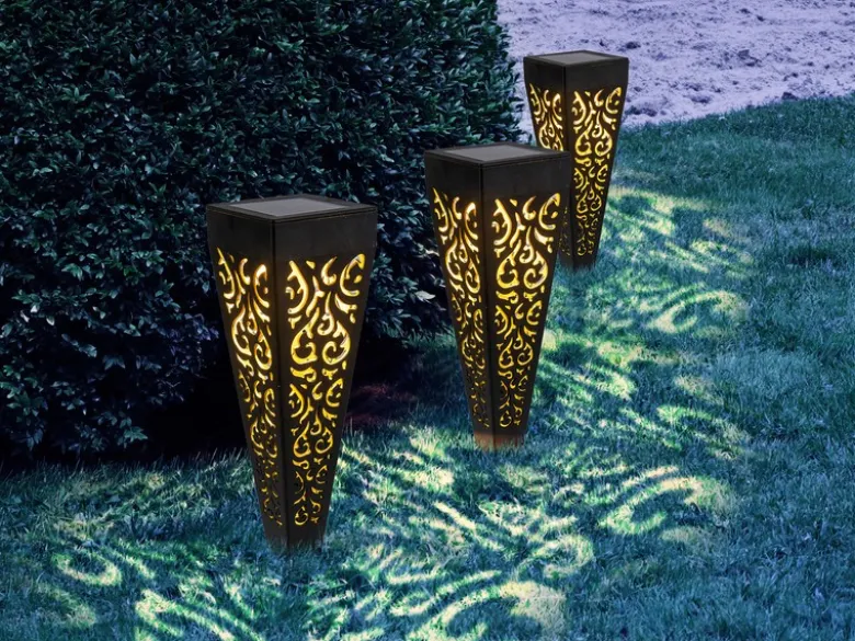 Solarlampen 6er Set mit Erdspieß, Dekostanzungen Schwarz Gold, H.33cm