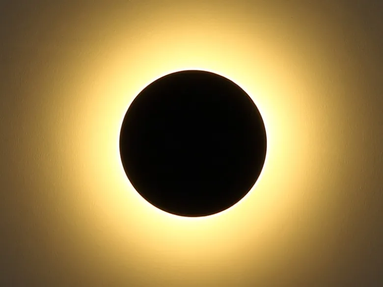 Solarleuchte mit abnehmbaren Erdspieß, auch zur Wandmontage geeignet Ø15cm