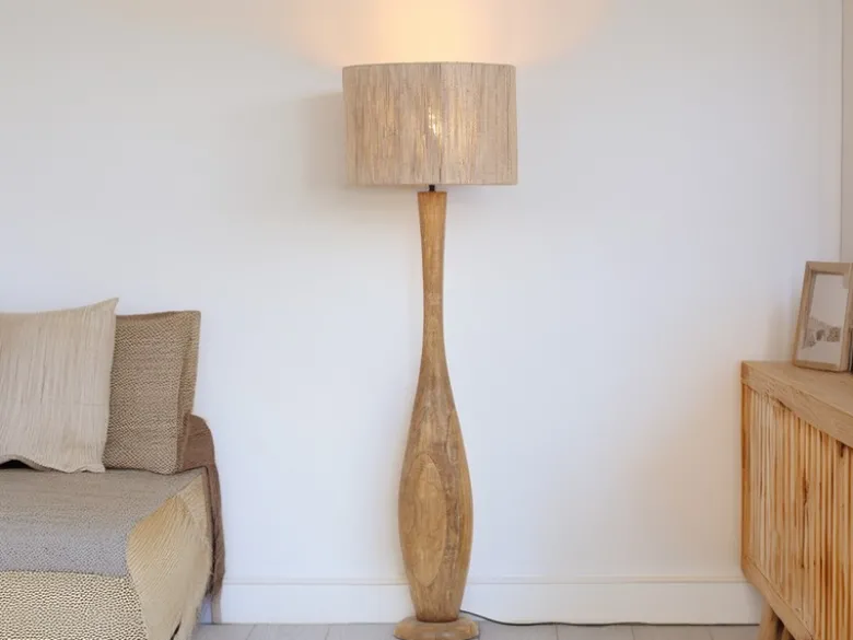 Stehleuchte TOBA aus Naturholz mit Lampenschirm aus Jute, Höhe 135cm