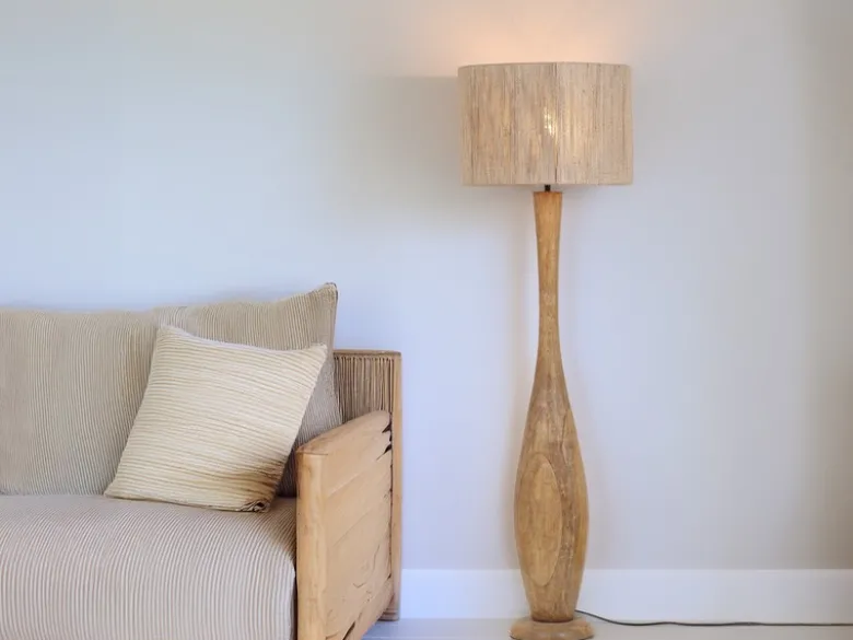 Stehleuchte TOBA aus Naturholz mit Lampenschirm aus Jute, Höhe 135cm
