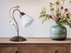 Tischleuchte TRADITIO in Rostoptik mit Blätter Deko, Höhe 32cm