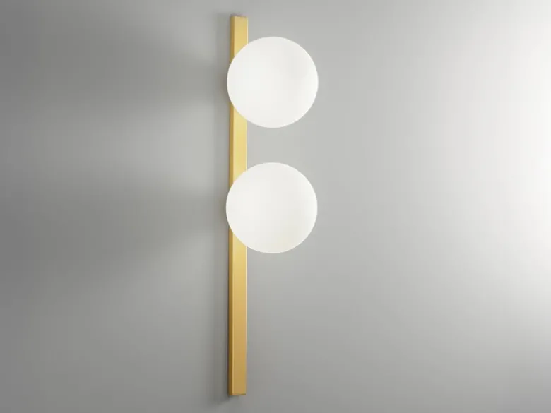 Wandleuchte ENOIRE 2-flammig Gold mit Glaskugeln in Opalweiß, Höhe 60cm