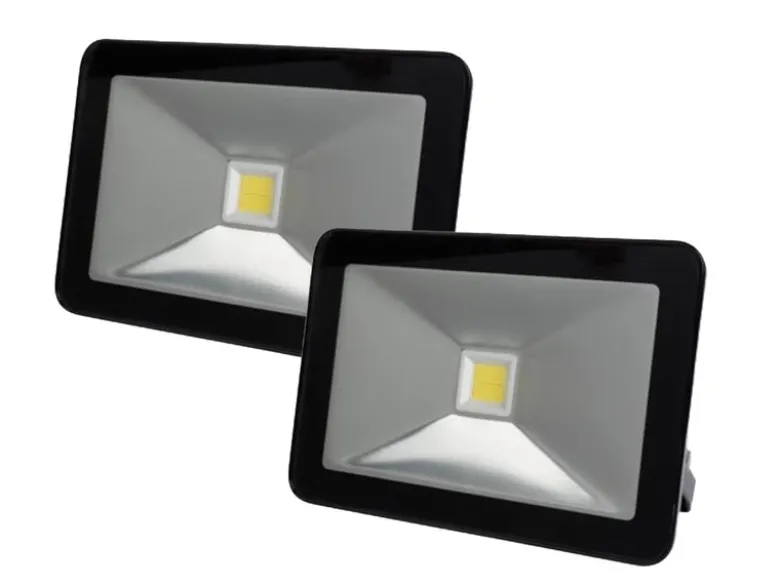 20 Watt LED Strahler 2er SET, 3000 Kelvin Warmweiß, IP65, 13x18cm