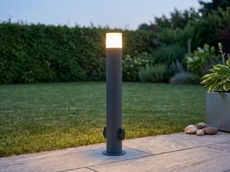 Wegeleuchte HOOSIC mit 2 Steckdosen, Aluminium Anthrazit E27, Höhe 80cm